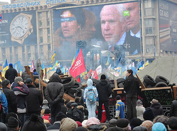 1-mccain-maidan-kiew-coup-d-etat.jpg