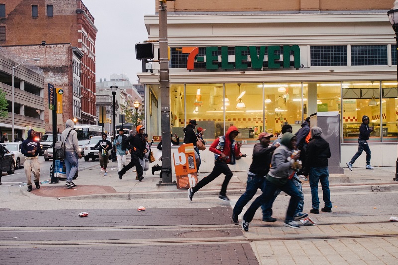 7-Baltimore-Looting