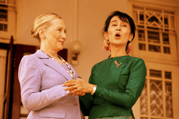 Aung+San+Suu+Kyi+Secretary+State+Clinton+Makes+-RLni7J3nQml